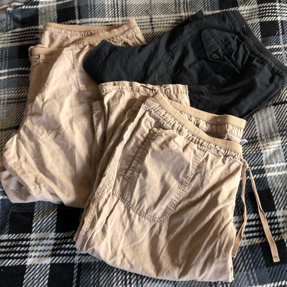 3 pairs of plus size capris. Old navy XXL